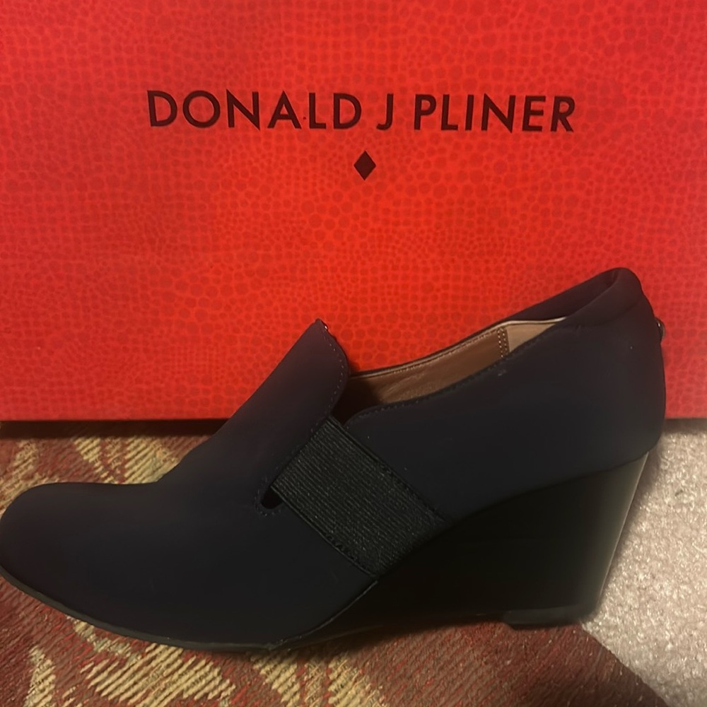 Donald Pliner Wedge - Midnight Blue